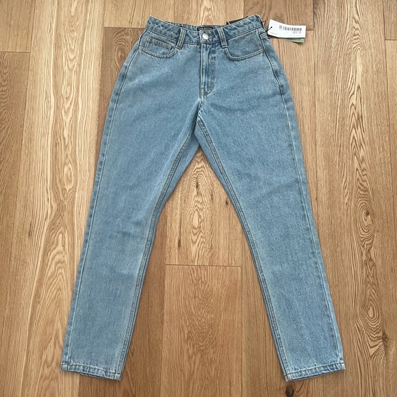 NWT STEVIE HIGHRISE MOM JEANS TAPERED LIGHT INDIGO - Picture 6 of 16